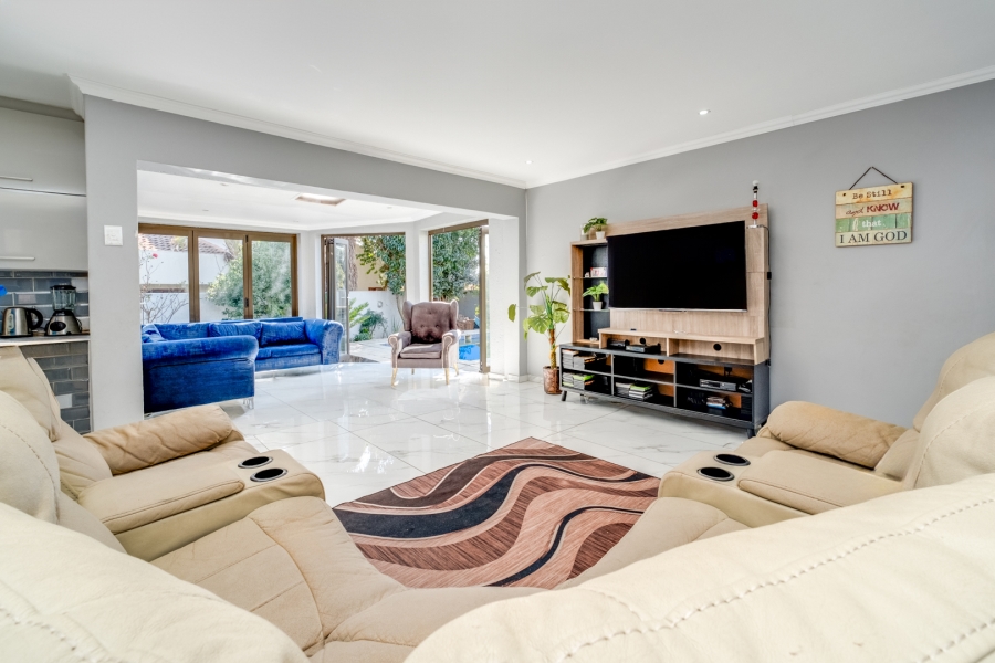 3 Bedroom Property for Sale in Lonehill Gauteng