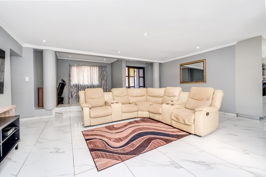 3 Bedroom Property for Sale in Lonehill Gauteng