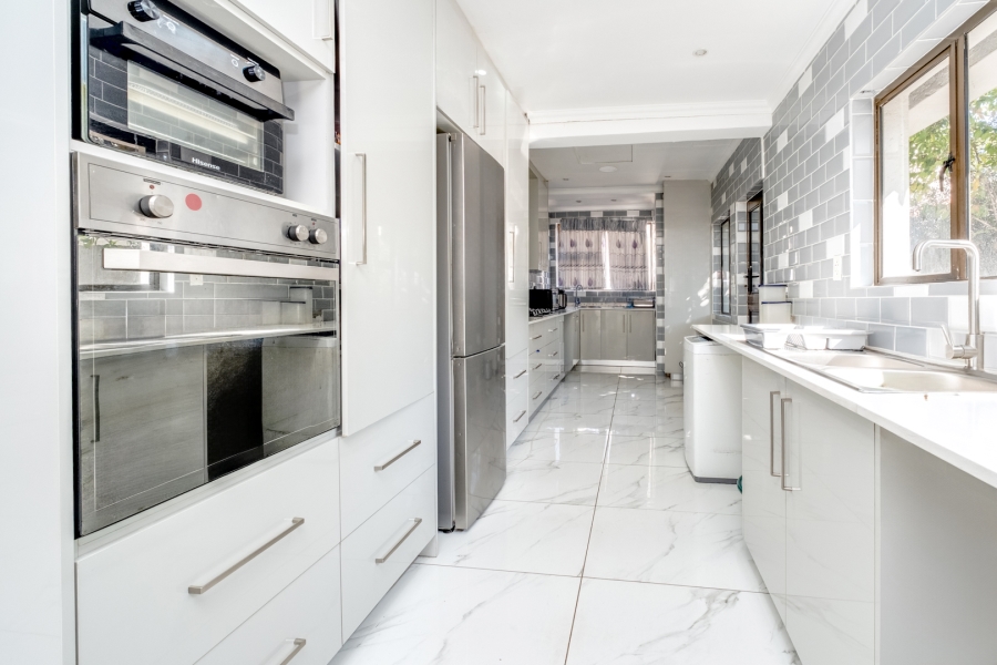 3 Bedroom Property for Sale in Lonehill Gauteng