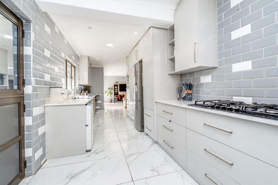 3 Bedroom Property for Sale in Lonehill Gauteng