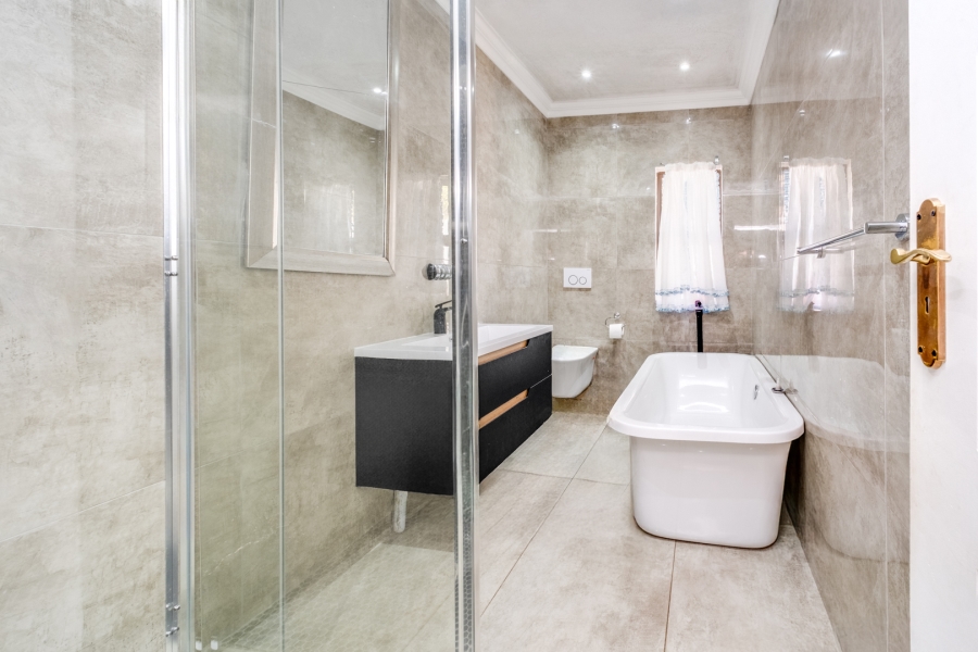 3 Bedroom Property for Sale in Lonehill Gauteng