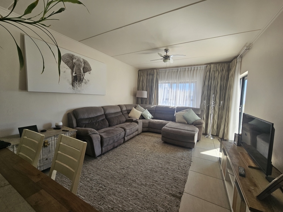 2 Bedroom Property for Sale in Greenstone Hill Gauteng