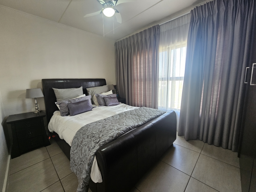 2 Bedroom Property for Sale in Greenstone Hill Gauteng