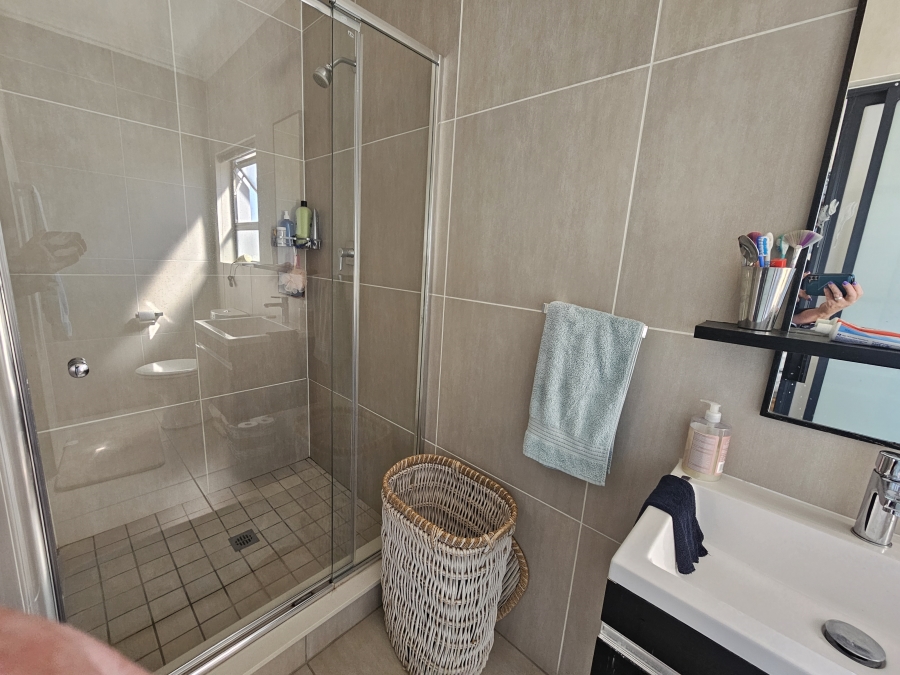 2 Bedroom Property for Sale in Greenstone Hill Gauteng