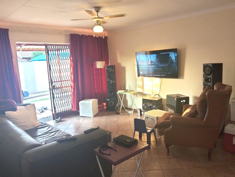 3 Bedroom Property for Sale in Garsfontein Gauteng