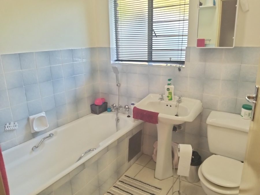 3 Bedroom Property for Sale in Garsfontein Gauteng