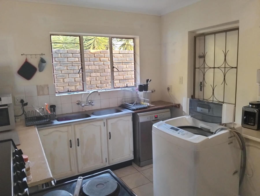 3 Bedroom Property for Sale in Garsfontein Gauteng