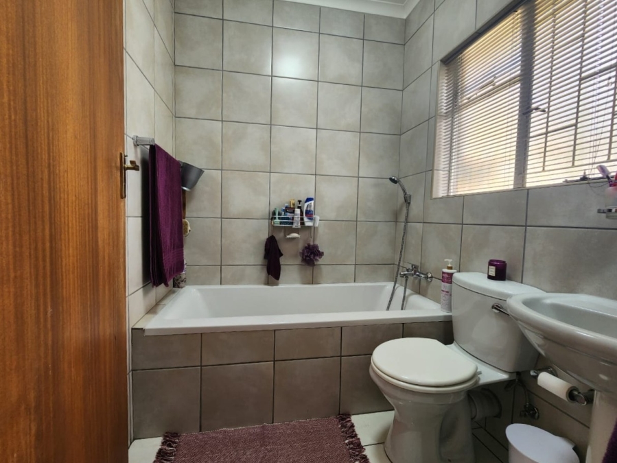 3 Bedroom Property for Sale in Golf Park Gauteng