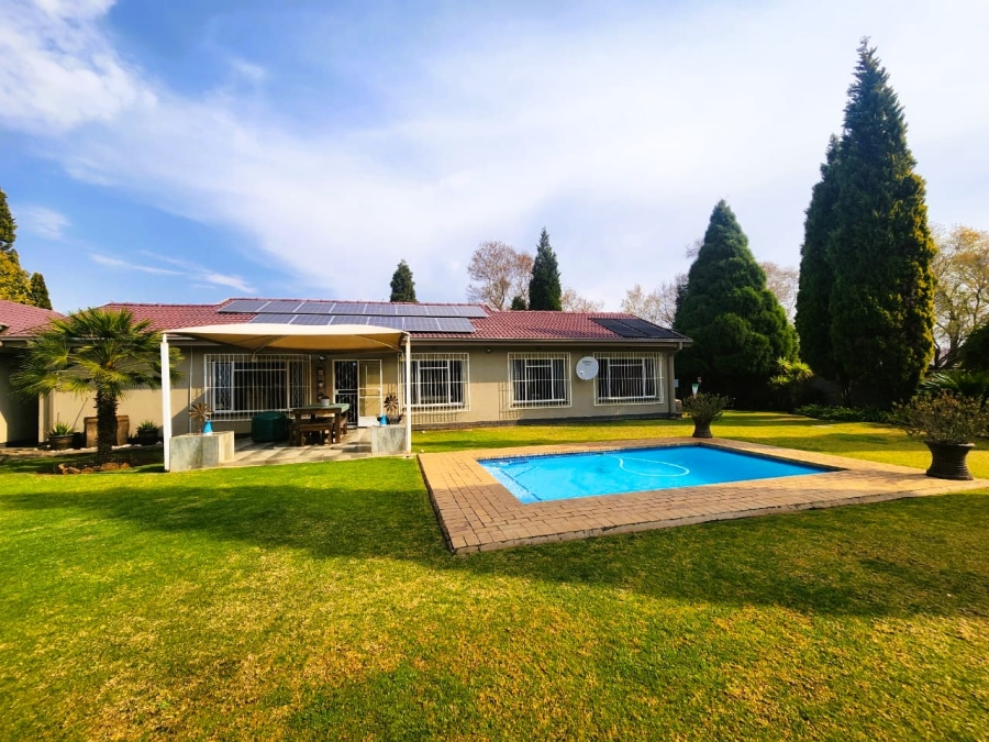 3 Bedroom Property for Sale in Golf Park Gauteng