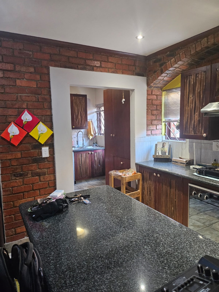 To Let 2 Bedroom Property for Rent in Glen Marais Gauteng