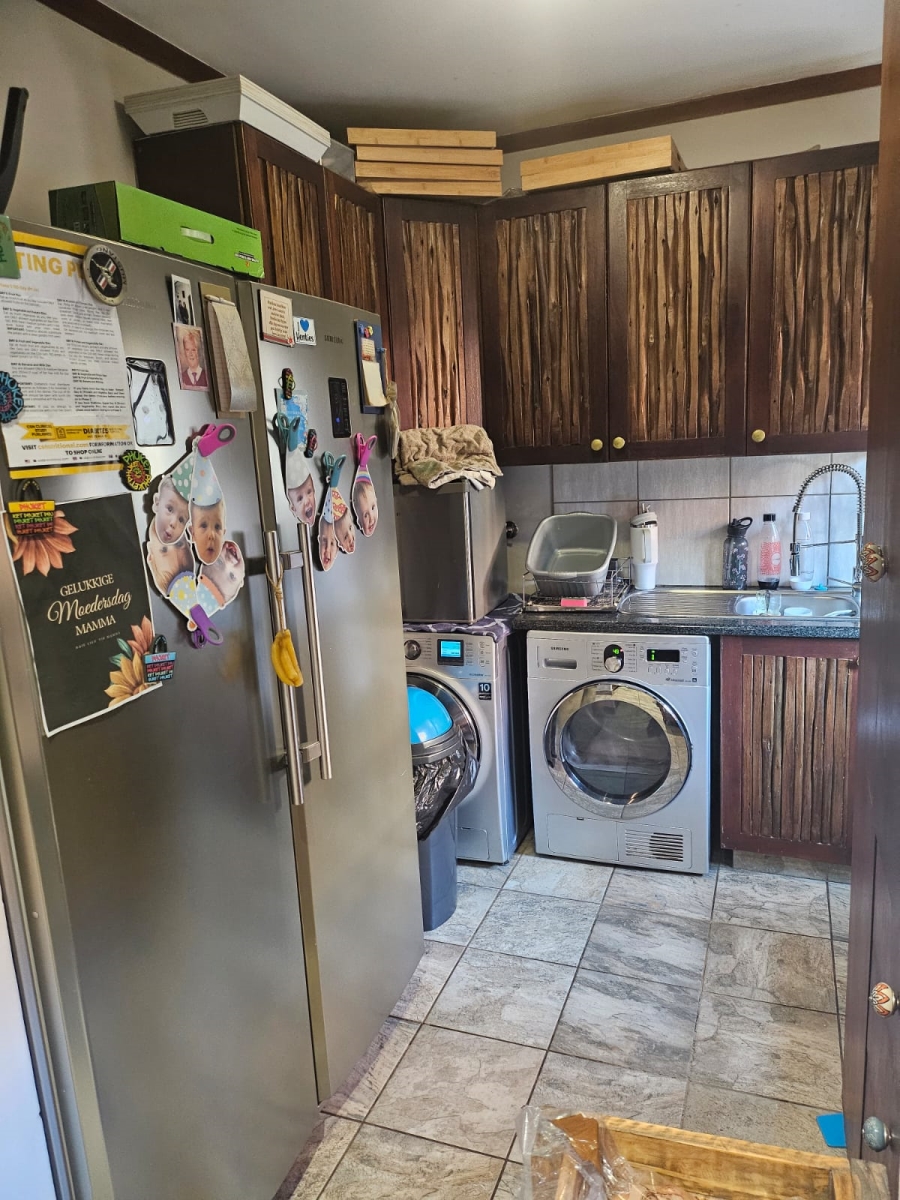 To Let 2 Bedroom Property for Rent in Glen Marais Gauteng