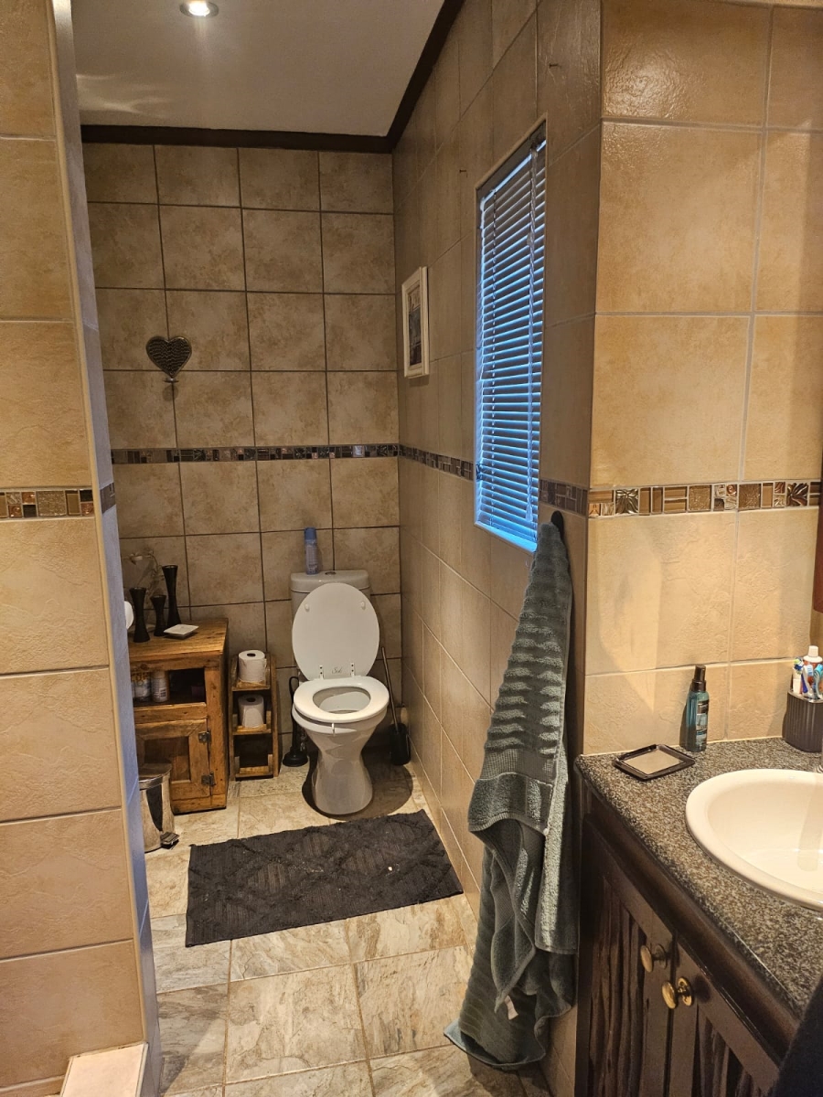To Let 2 Bedroom Property for Rent in Glen Marais Gauteng