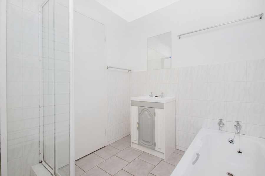 2 Bedroom Property for Sale in Noordheuwel Gauteng