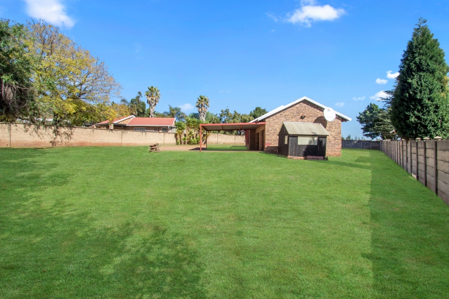 2 Bedroom Property for Sale in Noordheuwel Gauteng
