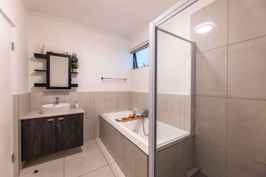 1 Bedroom Property for Sale in Rivonia Gauteng
