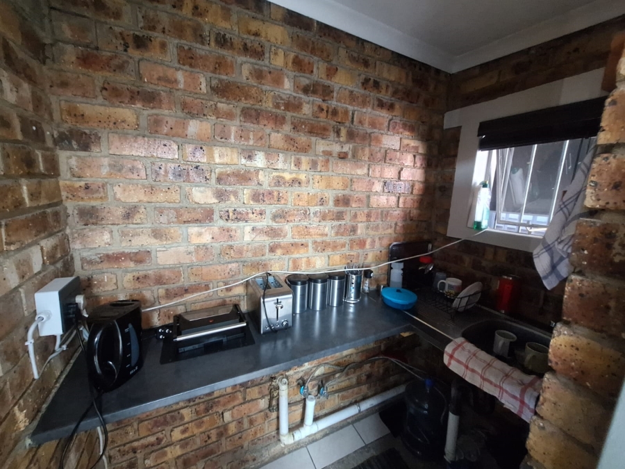 1 Bedroom Property for Sale in Eastleigh Gauteng