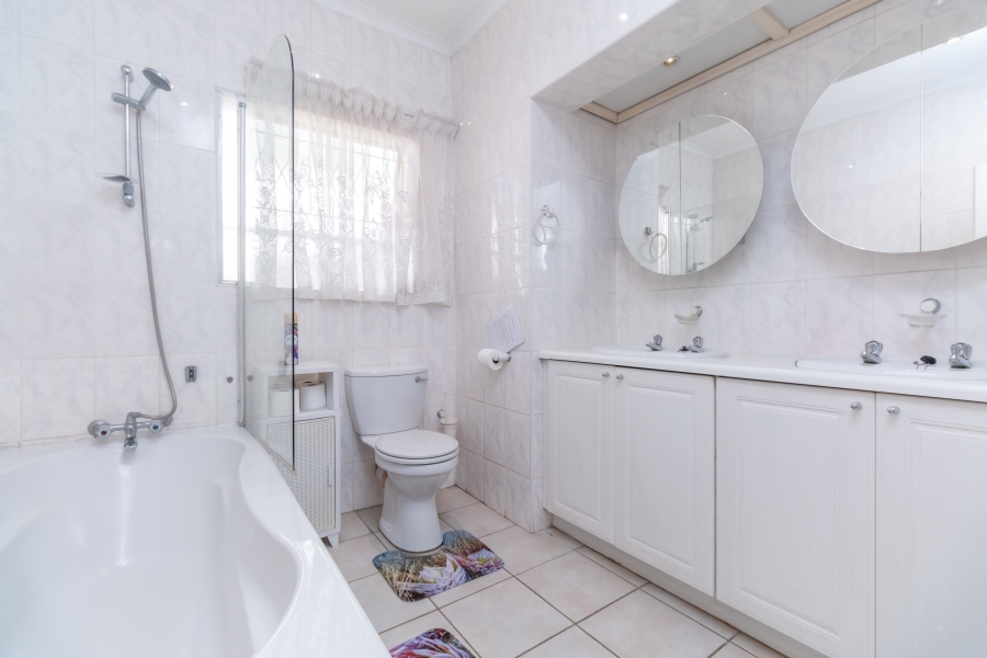 4 Bedroom Property for Sale in Sharonlea Gauteng