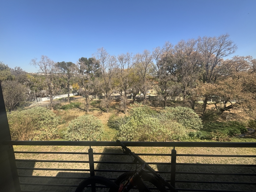 2 Bedroom Property for Sale in Nieuw Muckleneuk Gauteng