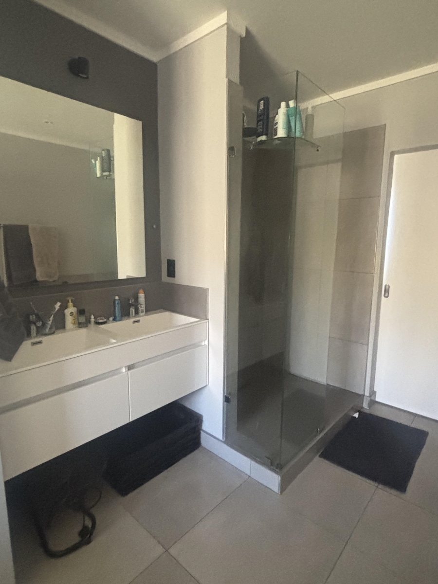 2 Bedroom Property for Sale in Nieuw Muckleneuk Gauteng