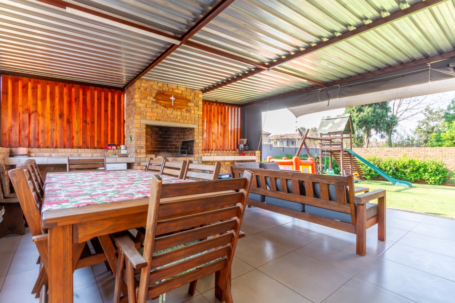 3 Bedroom Property for Sale in Equestria Gauteng