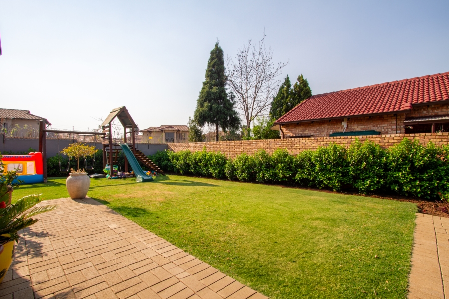 3 Bedroom Property for Sale in Equestria Gauteng