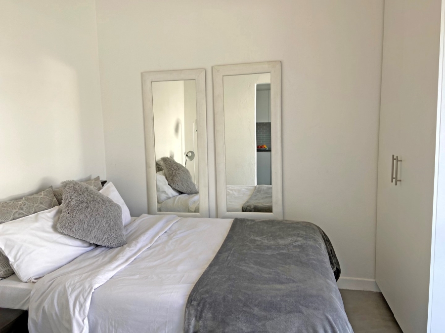 1 Bedroom Property for Sale in Parktown North Gauteng