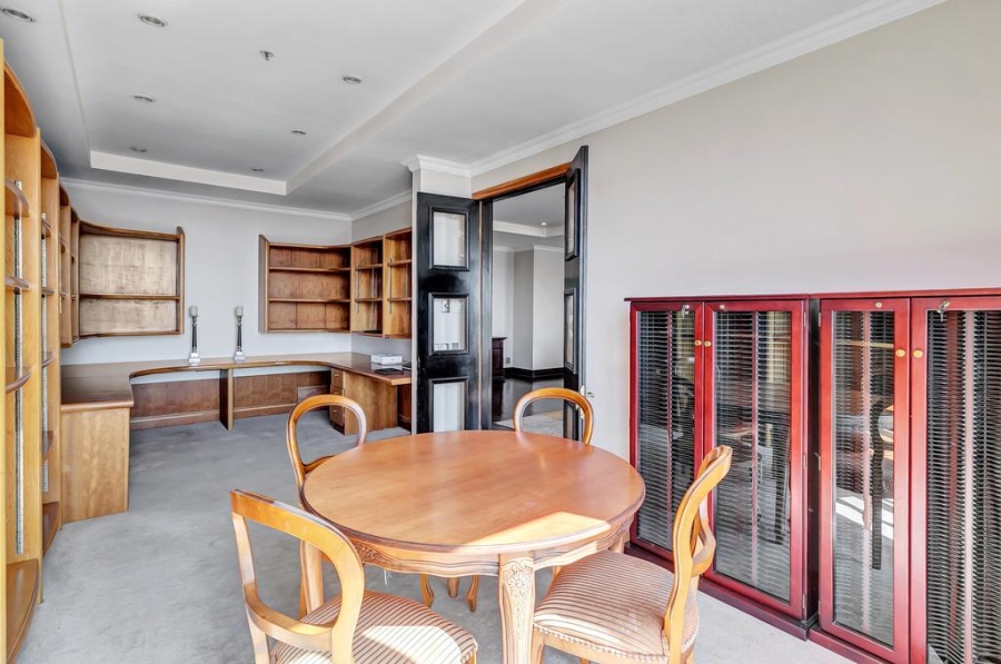 To Let 2 Bedroom Property for Rent in Sandown Gauteng