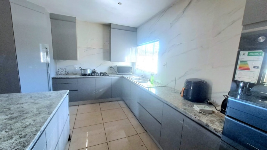 To Let 3 Bedroom Property for Rent in Three Rivers Gauteng