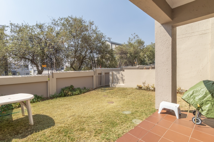 1 Bedroom Property for Sale in Magaliessig Gauteng