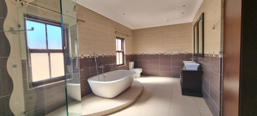 5 Bedroom Property for Sale in Sable Hills Gauteng