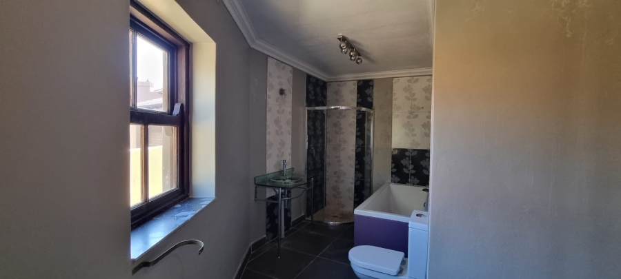 5 Bedroom Property for Sale in Sable Hills Gauteng