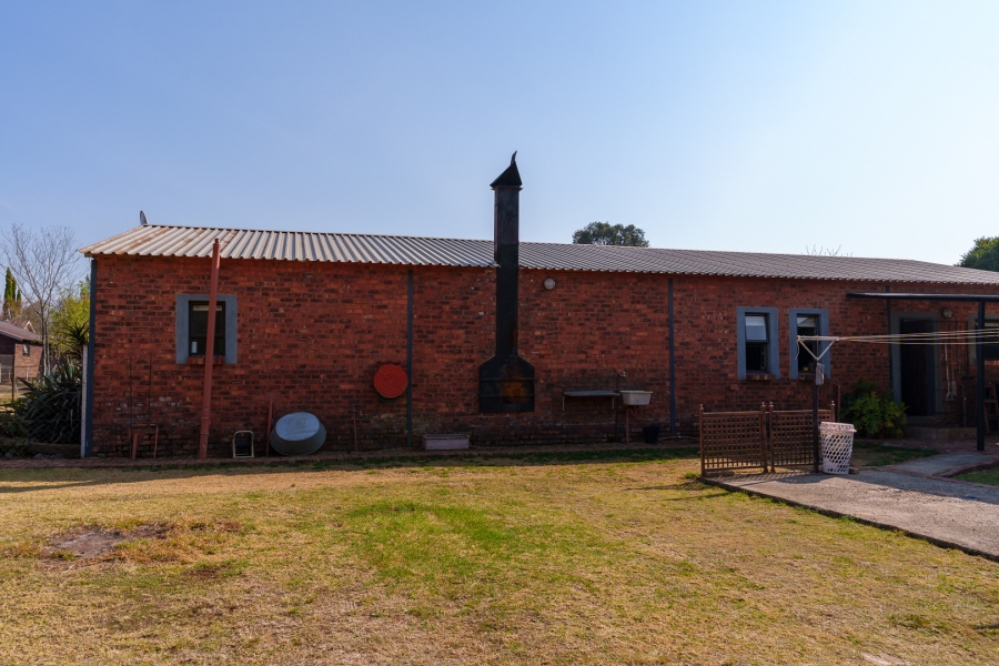 10 Bedroom Property for Sale in Grootfontein Ah Gauteng