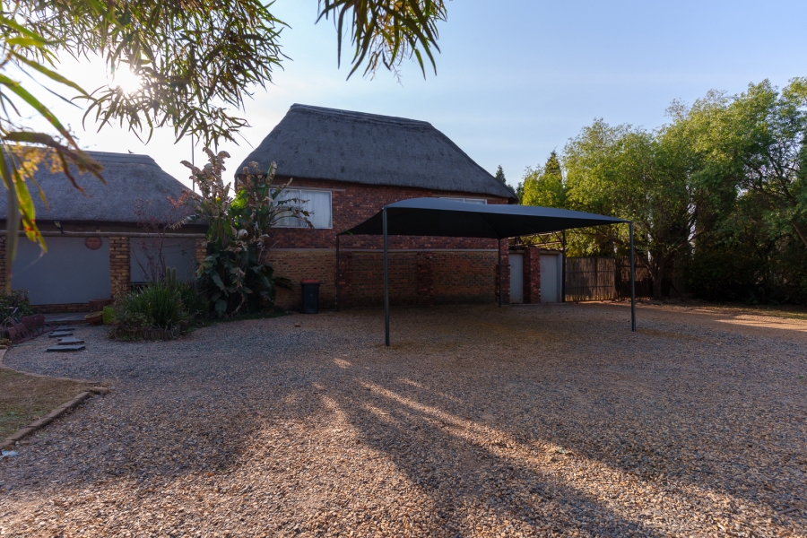 10 Bedroom Property for Sale in Grootfontein Ah Gauteng