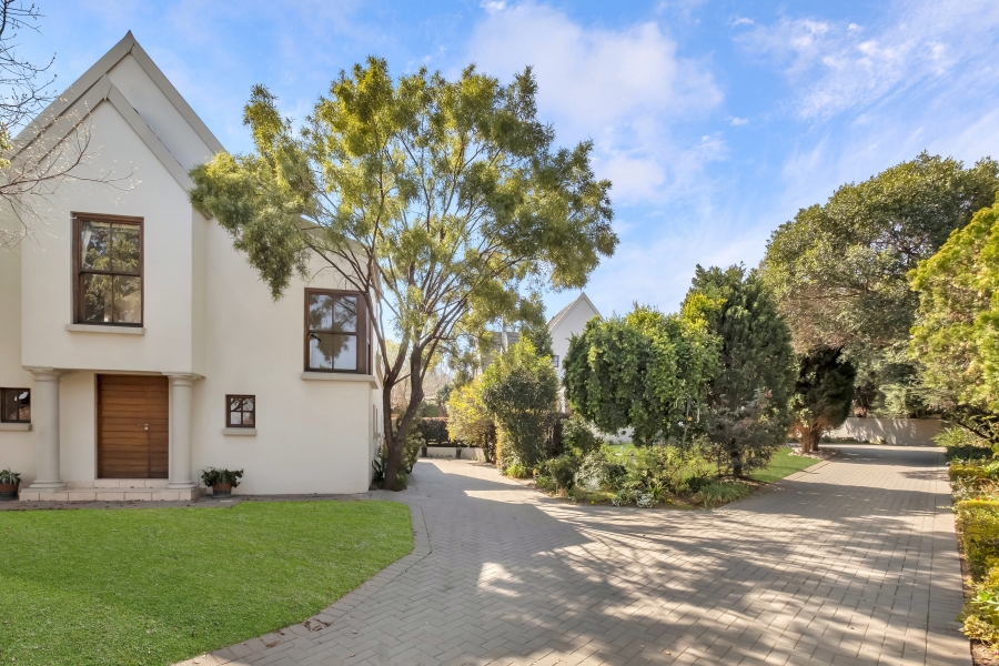 To Let 4 Bedroom Property for Rent in Bryanston Gauteng