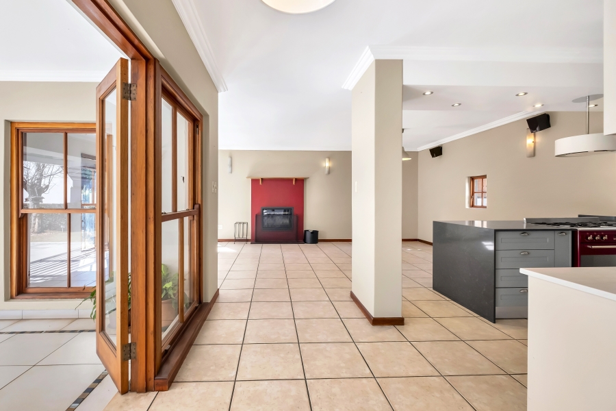 To Let 4 Bedroom Property for Rent in Bryanston Gauteng