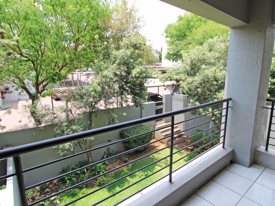 To Let 2 Bedroom Property for Rent in Bryanston Gauteng