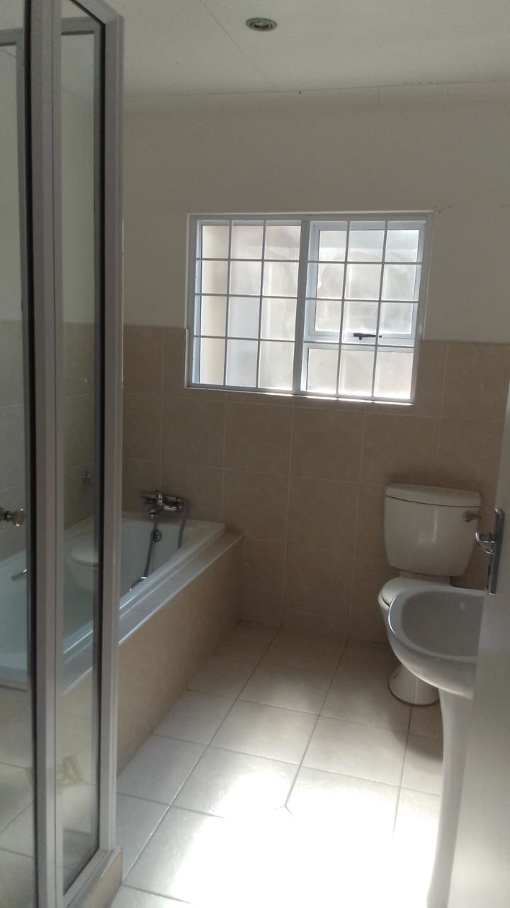 To Let 2 Bedroom Property for Rent in Mondeor Gauteng