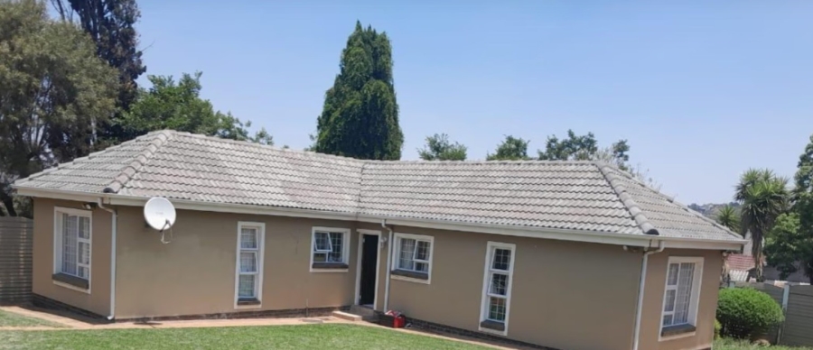To Let 2 Bedroom Property for Rent in Mondeor Gauteng