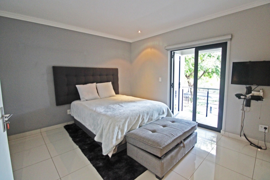 To Let 2 Bedroom Property for Rent in Bryanston Gauteng
