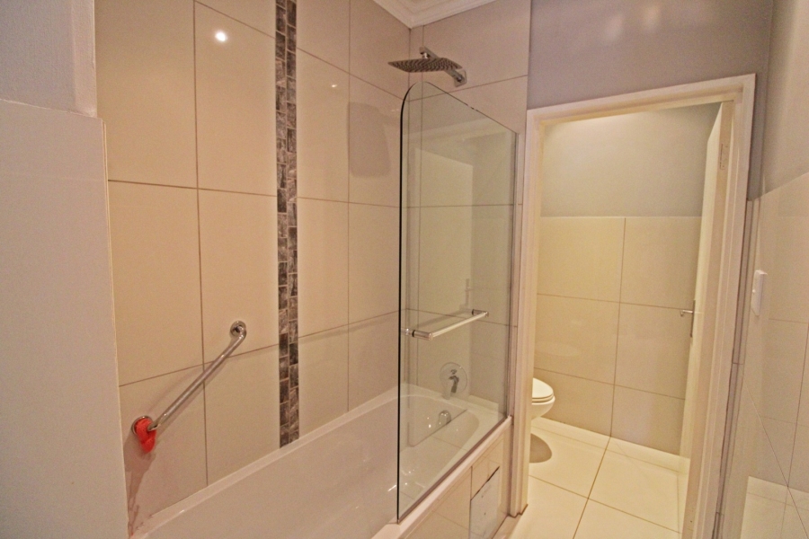 To Let 2 Bedroom Property for Rent in Bryanston Gauteng