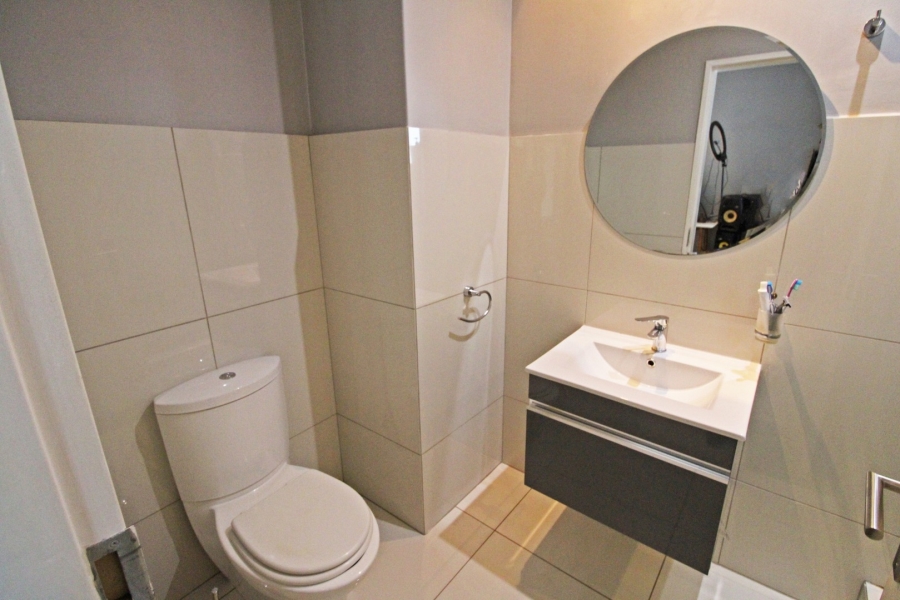 To Let 2 Bedroom Property for Rent in Bryanston Gauteng