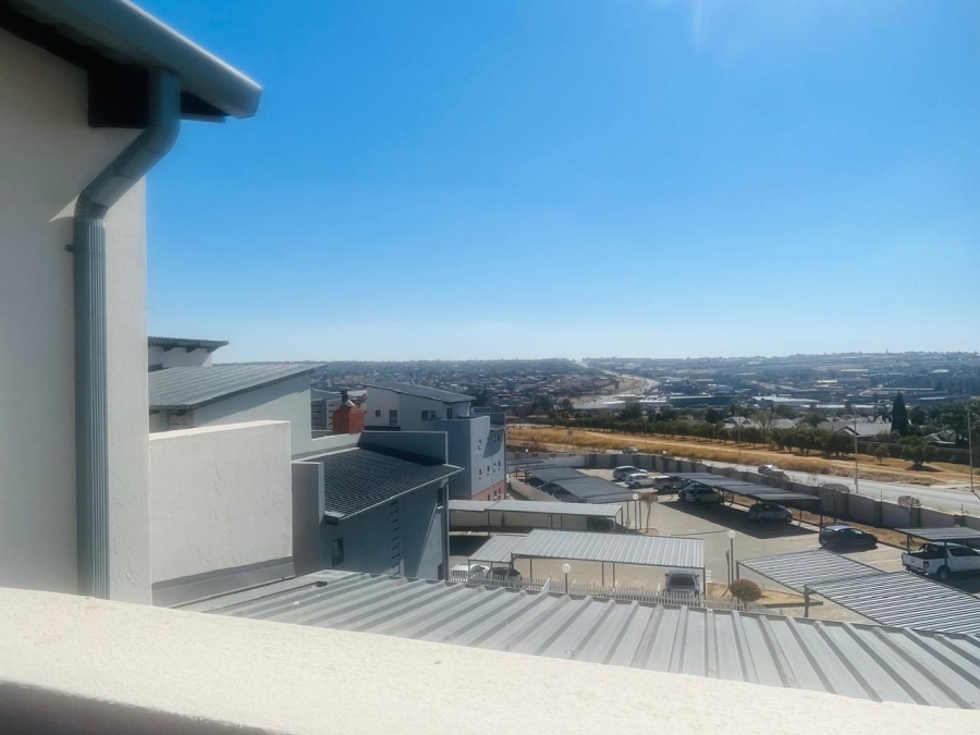 3 Bedroom Property for Sale in Barbeque Downs Gauteng