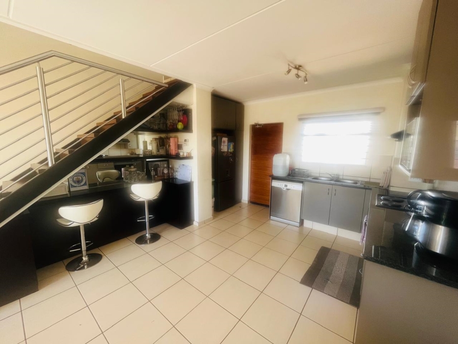 3 Bedroom Property for Sale in Barbeque Downs Gauteng