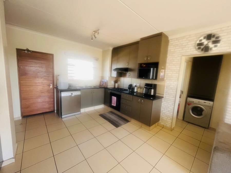 3 Bedroom Property for Sale in Barbeque Downs Gauteng