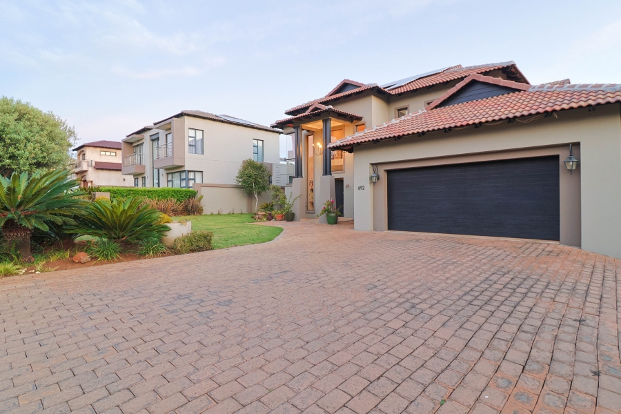 5 Bedroom Property for Sale in Aspen Hills Gauteng