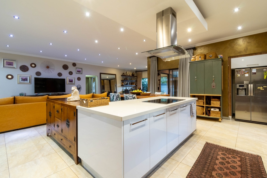 5 Bedroom Property for Sale in Aspen Hills Gauteng