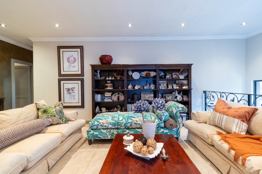5 Bedroom Property for Sale in Aspen Hills Gauteng