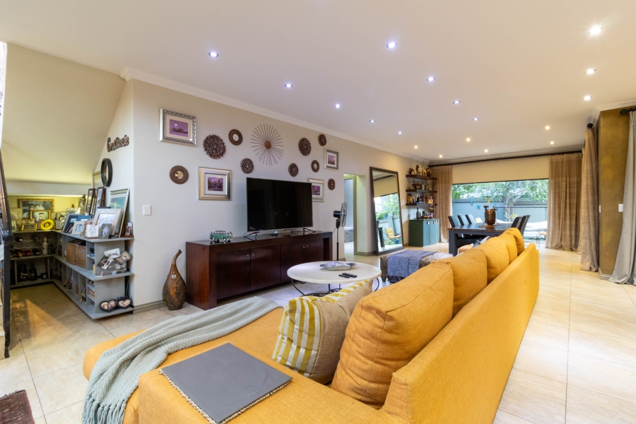 5 Bedroom Property for Sale in Aspen Hills Gauteng