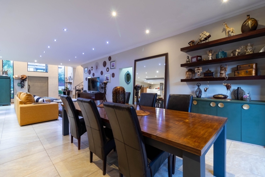 5 Bedroom Property for Sale in Aspen Hills Gauteng