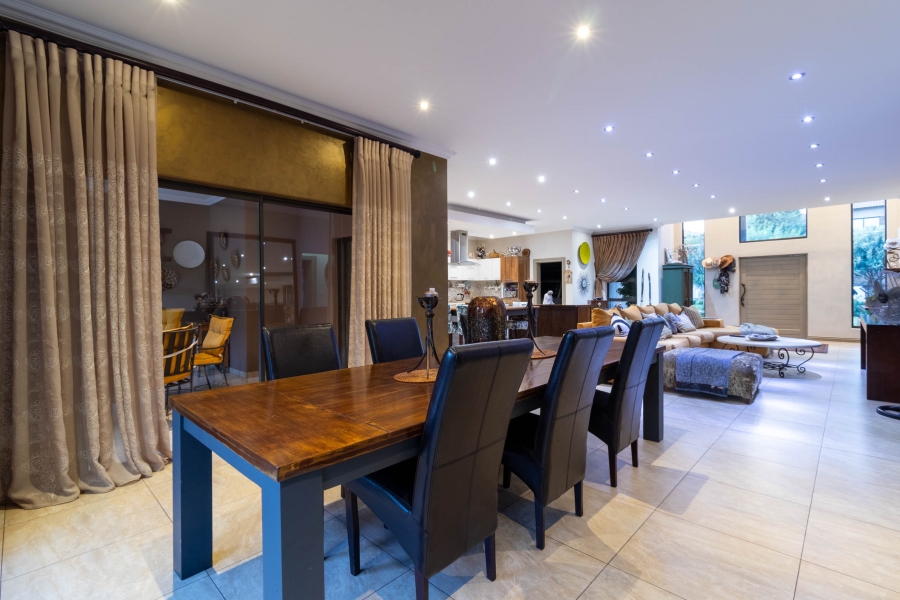 5 Bedroom Property for Sale in Aspen Hills Gauteng